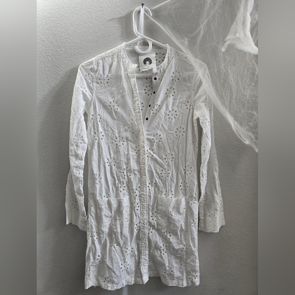 Patrick Robinson white eyelet lace shacket top. Size XS